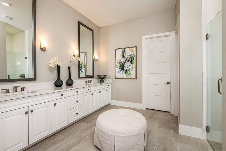 WCI bath with ottoman WEB