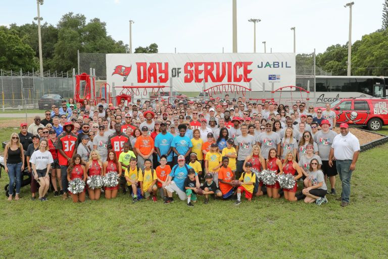 190510_MC_BucsDayOfService_0134