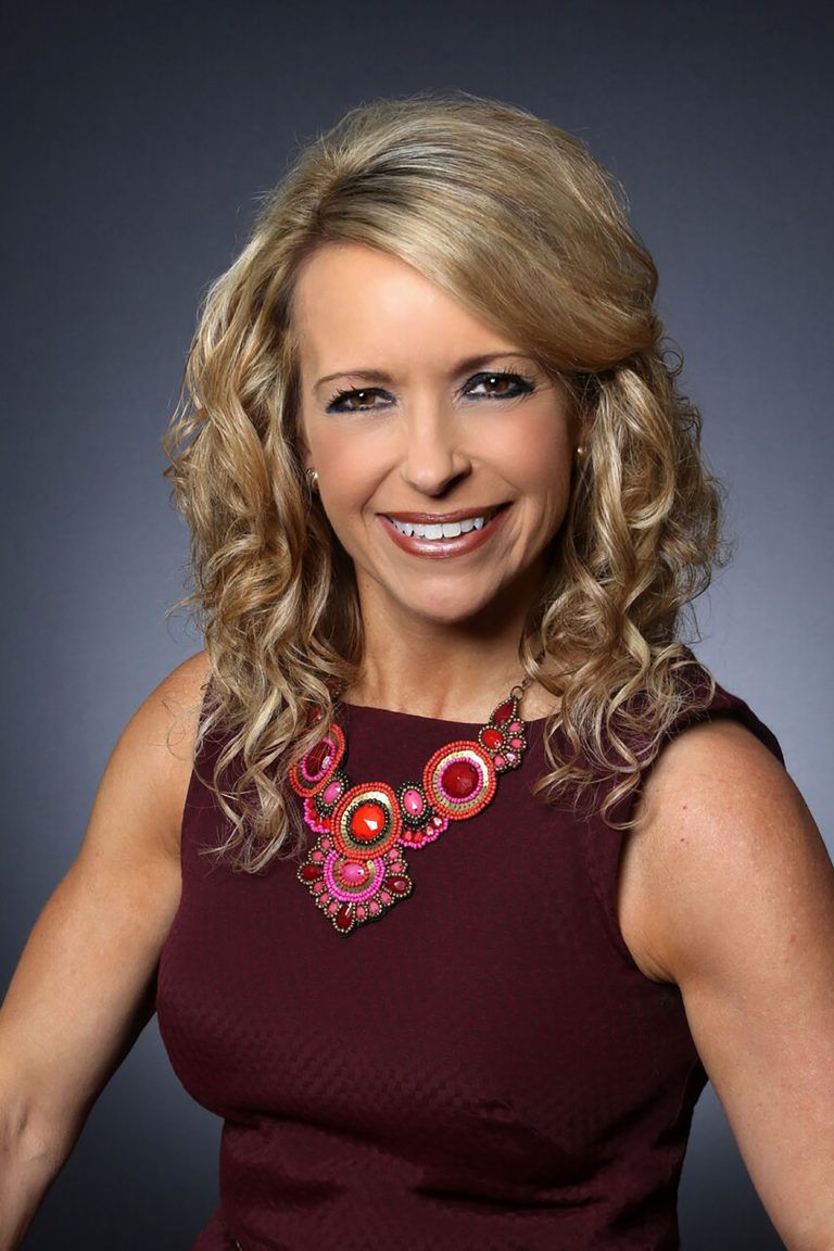 Debbie Lundberg Head Shot Presenting Powerfully 2019 Head Shot