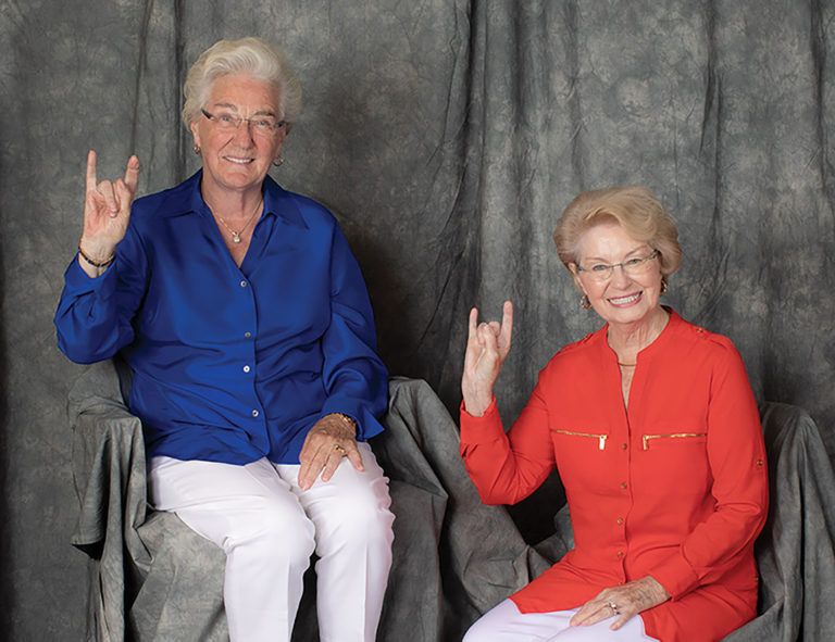 kate-ellen-bull-u-sign