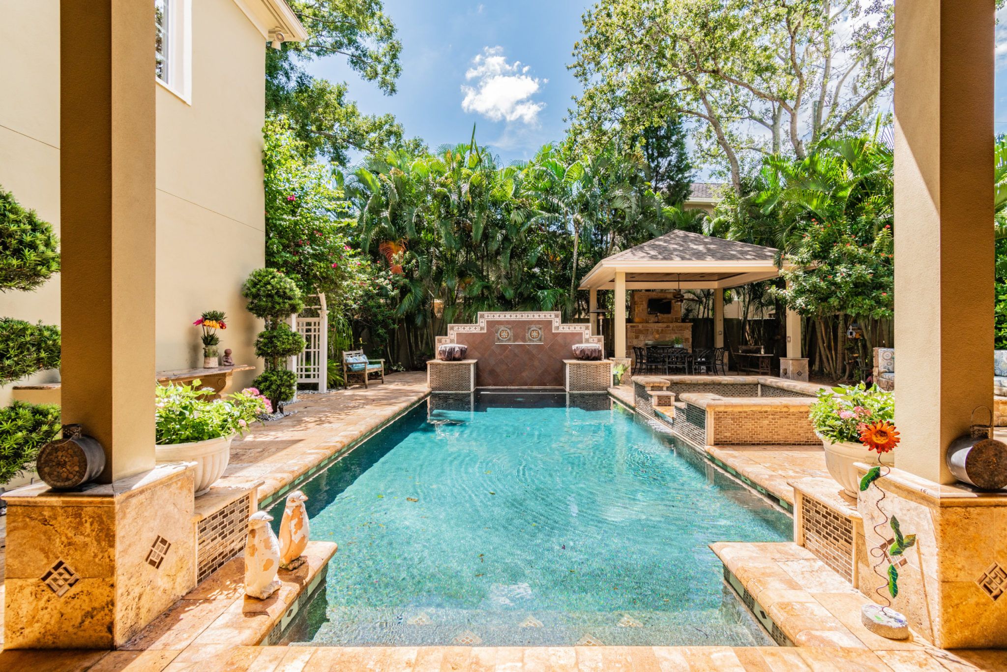 Mansions on the Market Swann Estates stunner TBBW