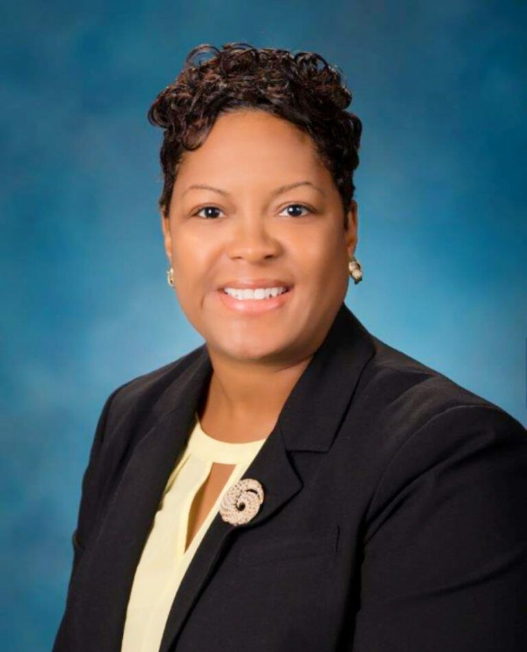 Bemetra-Simmons-Headshot-828x1024