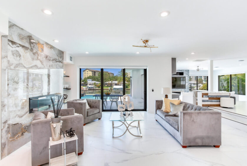 654 Snug Island Clearwater FL-large-019-047-Living Room-1490x1000-72dpi