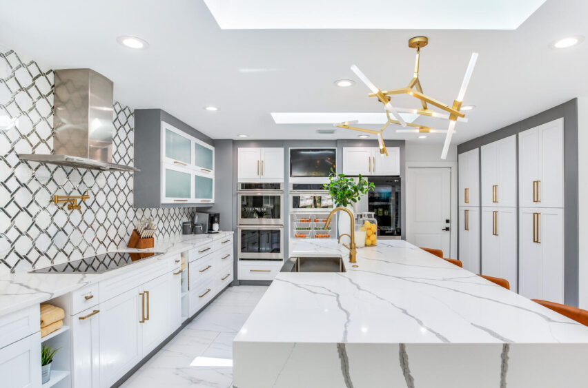 654 Snug Island Clearwater FL-large-030-014-Kitchen-1500x992-72dpi