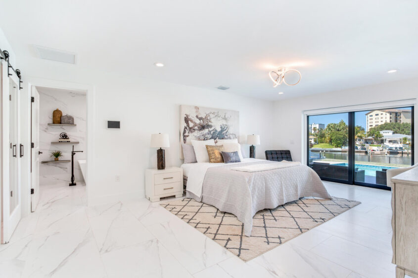 654 Snug Island Clearwater FL-large-050-011-Primary Bedroom-1500x1000-72dpi