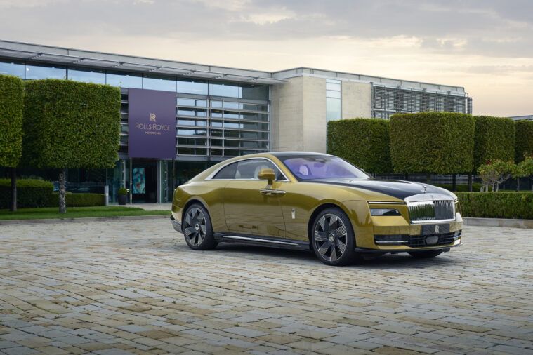 P90519883_highRes_rolls-royce-spectre