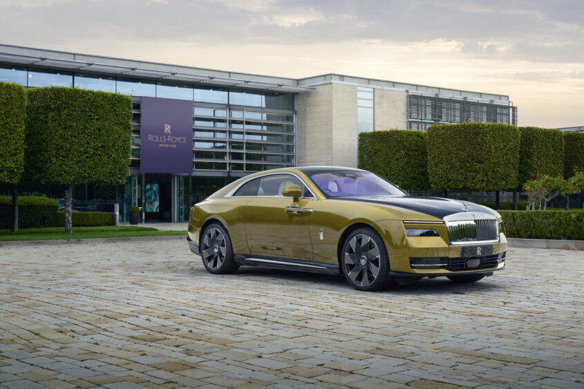 P90519883_highRes_rolls-royce-spectre