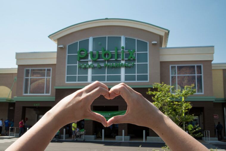publixstoreexteriors_handheart_1800x1200