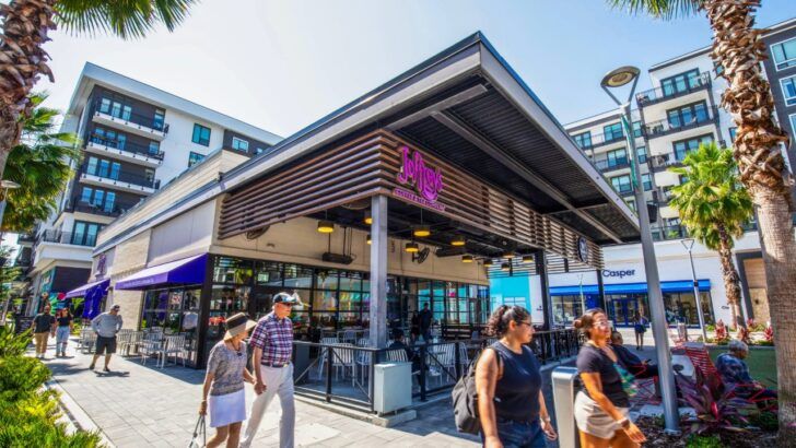 Joffrey’s Coffee & Tea Company with outdoor seating at Midtown Tampa