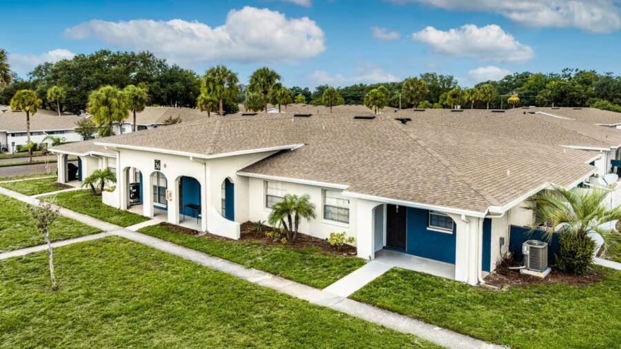 Exterior view of Summit West Apartments in Temple Terrace