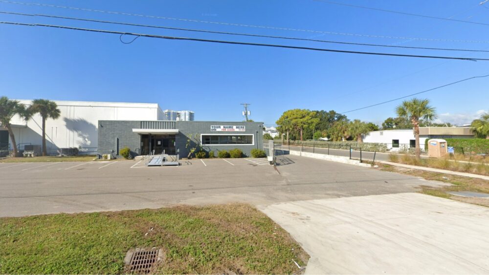 Warehouse building on South West Shore Boulevard in Tampa slated for indoor golf conversion