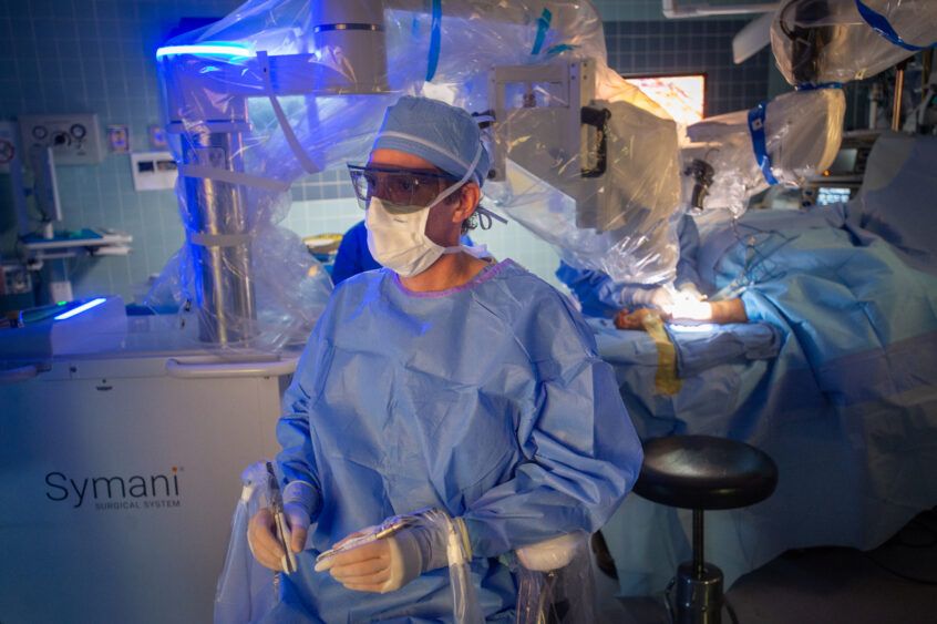 Tampa General’s surgical robot can suture vessels as thin as a human hair
