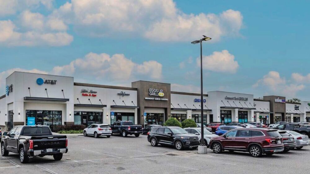 Riverview shopping center sells for $14 million