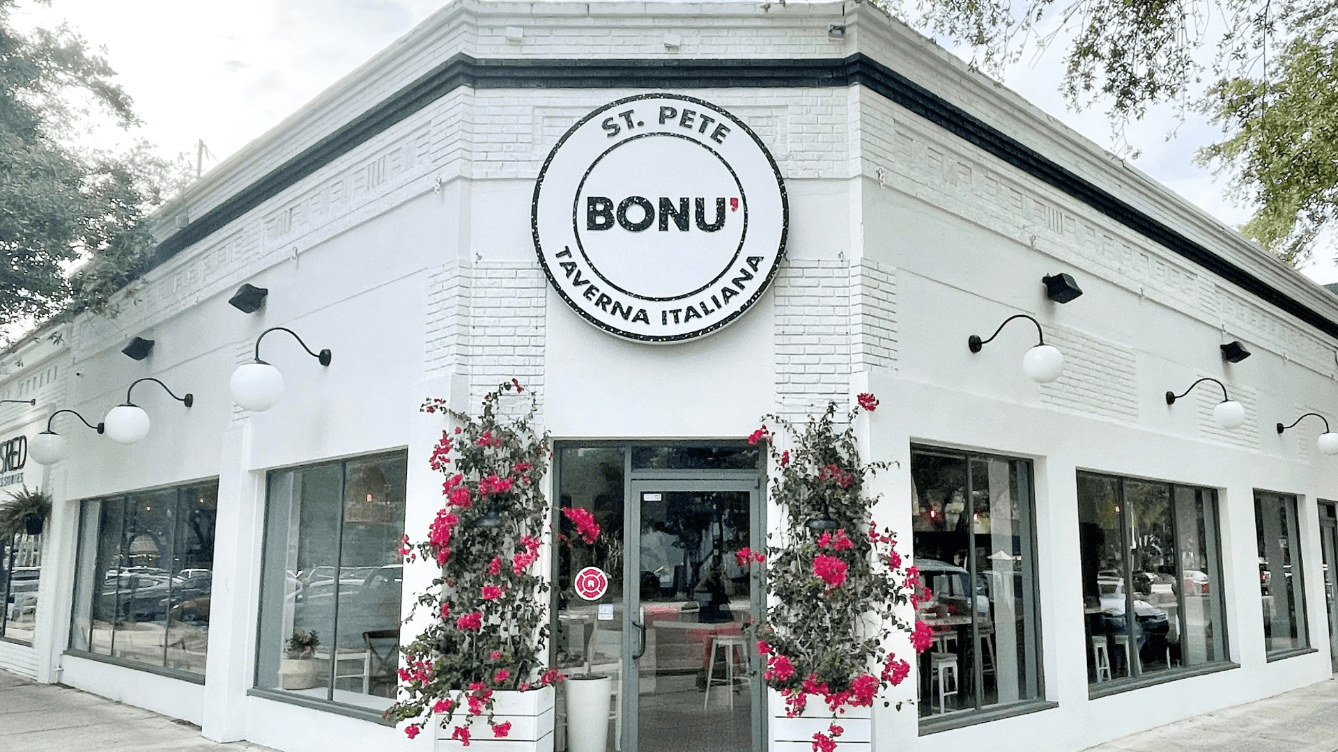 Exterior of Bonu’ in St. Petersburg